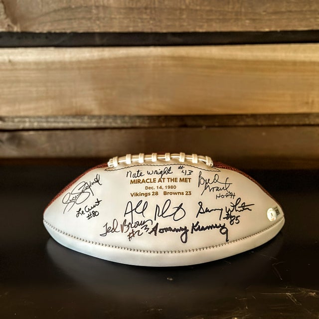 Bud Grant Autographed Memorabilia - Minnesota Vikings